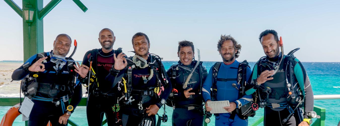 THE PADI IDC BANNER 1